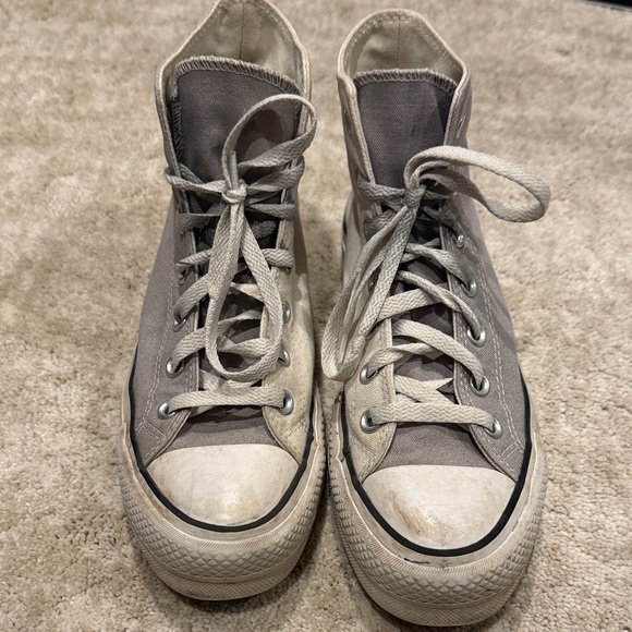 Converse High-Tops in Light Gray and Off-White - Picture 4 of 5